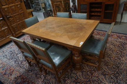 Beautiful Neo-Renaissance table with 6 matching ch