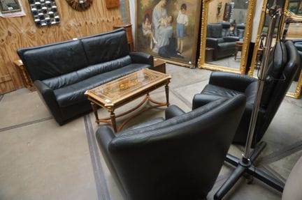 DURLET - three-piece lounge set in black leather -