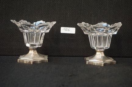 2 coupe tagliate su base in argento - H: 8 cm - di
