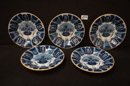 DELFT - 5 XVIII century plates with peacock tail d