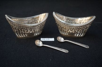 2 beautiful salt dishes in silver - with inner she