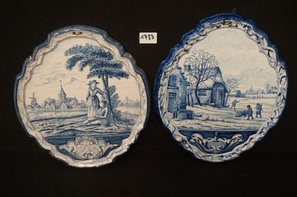 DELFT - 2 bellissime placchette - blu e bianche - 