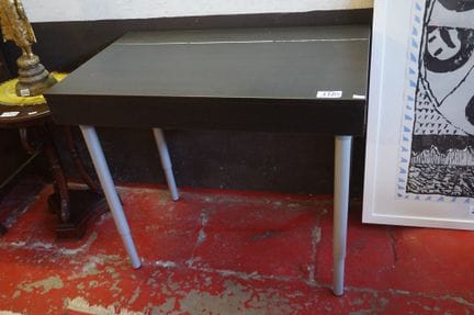 IKEA - modello VIKA VEINE - scrivania con piano ri
