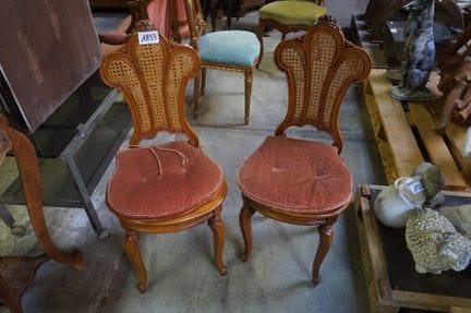 2 chaises de style Louis XV - dossier et assise en