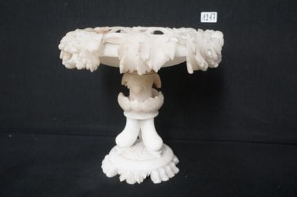 Beautiful albatre cup—late 19th century—richly dec
