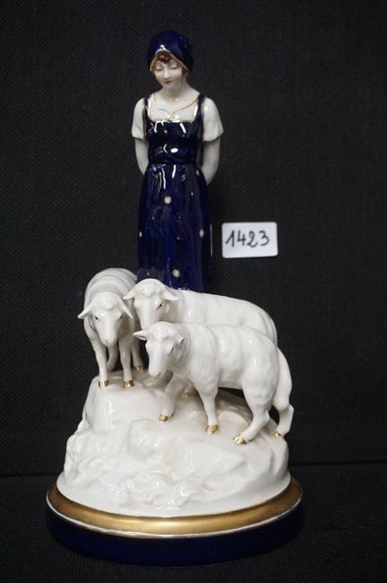 ROYAL DUX - porcelain figurine set - signed with t