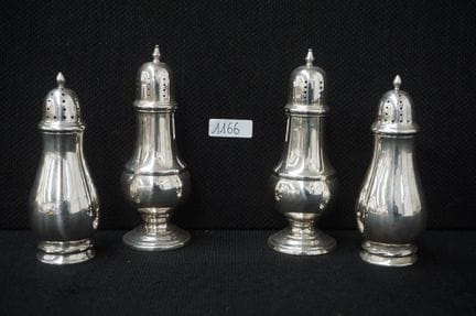 4 saleros y pimenteros en plata - STERLING - junto