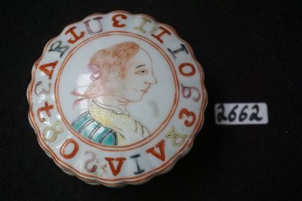 Bonboniera cinese in porcellana – con un ritratto 