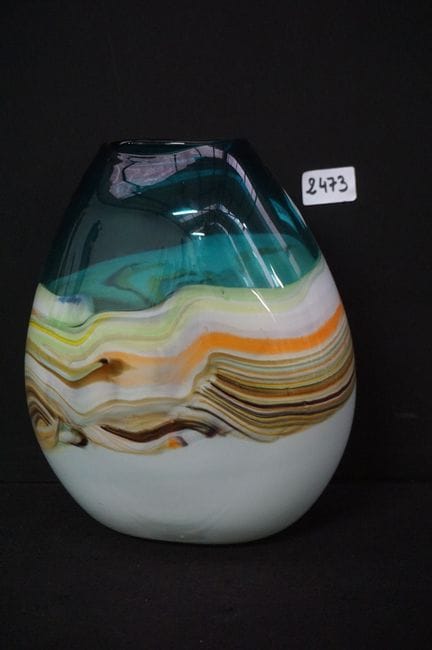 joli vase en verre coloré - H : 27 cm