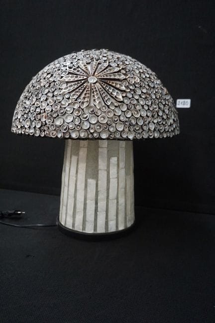belle lampe champignon en coquillages - abat-jour 