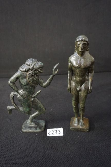 2 statue in bronzo - "Kouros greco" e "sater della