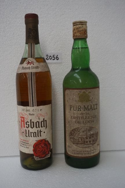 2瓶——“PURE MALT DE LA DISTILLERIE DE LOOS”和“ASBACH 