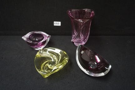 VAL SAINT LAMBERT  - 3个水晶烟灰缸 + 1个水晶花瓶 - 花瓶高度：19 厘米