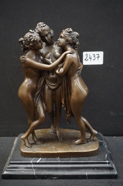 joli groupe en bronze – « trois femmes nues » – su