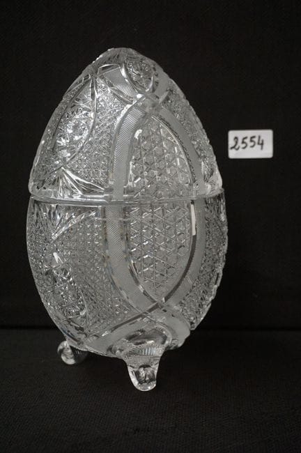 Beautiful egg-shaped bonbonniere—hand-cut crystal—
