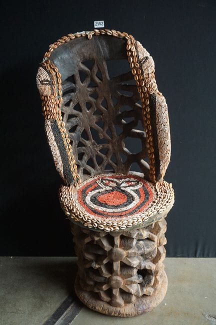 bellissimo trono cerimoniale africano - riccamente