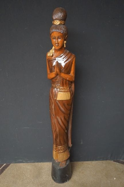 grande scultura in legno - Donna thailandese in ab