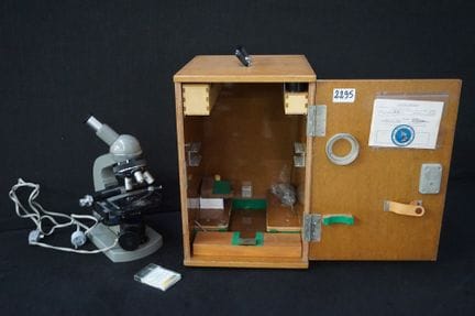 microscopio giapponese d'epoca in cassetta di legn