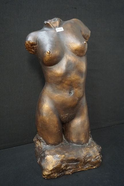 grand torse féminin en plâtre - patine couleur bro