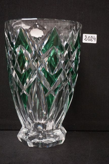 VAL SAINT LAMBERT  - grand vase en cristal vert ém