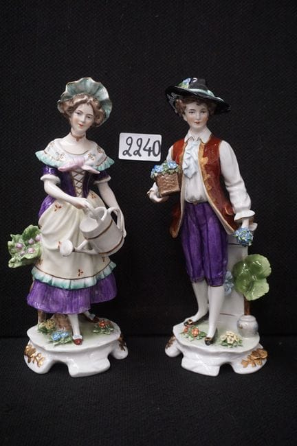 SCHEIBE-ALSBACH - 2 statuine in porcellana - polic