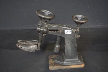 alter Schuhleisten aus Gusseisen – H: 35 cm