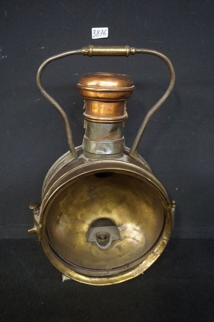 Alte Lokomotivlaterne aus Kupfer – H: 52 cm