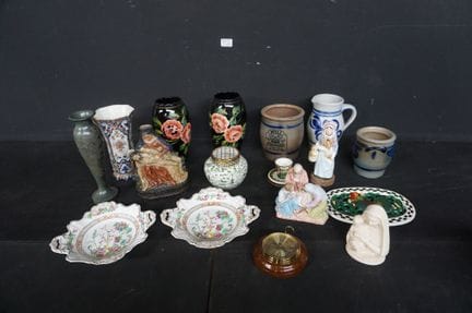 Miscellaneous items—including: porcelain, glass, s