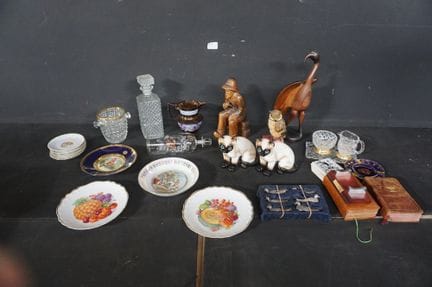 assorted decorative items—including: crystal, porc