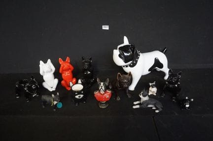 Verschiedene „Französische Bulldoggen“ – aus Keram
