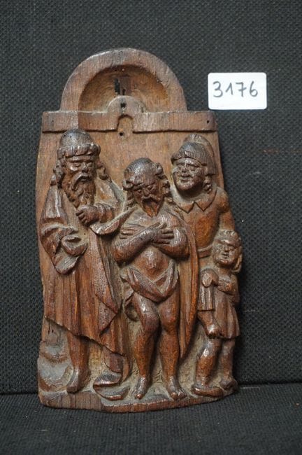 Precioso grupo religioso antiguo de madera —siglos