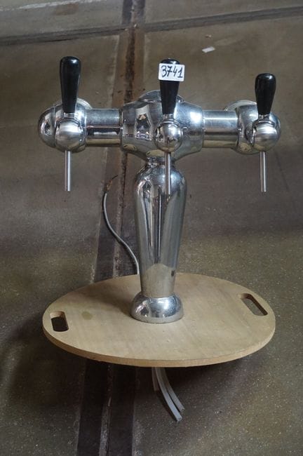 Bierzapfsäule mit 3 Zapfhähnen