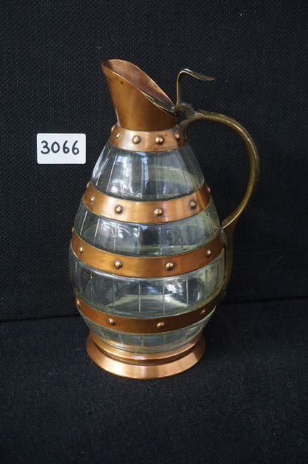 carafe in the style of GUSTAVE SERRURIER-BOVY - Ar