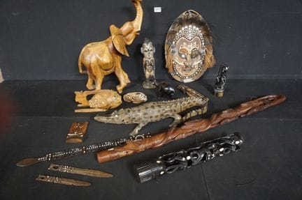 bellissime sculture in legno - provenienti da PAPU
