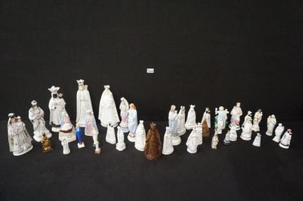 ca. 40 verschiedene antike religiöse Figuren – die