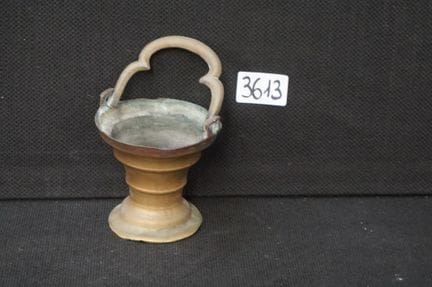 Late Flemish Gothic bronze holy water pitcher - 15