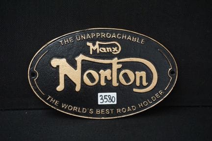 Werbetafel aus Gusseisen – „NORTON“ – 20 x 32 cm