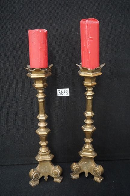 2 bronze candlesticks - H: 38 cm
