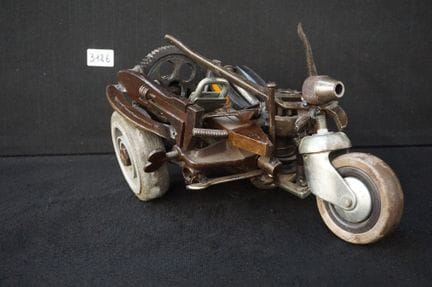Escultura de ensamblaje moderna - «sidecar» - L: 3