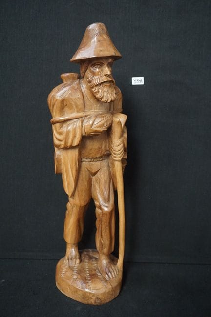 Großes Holzrelief – „Wanderhändler“ – H: 81 cm