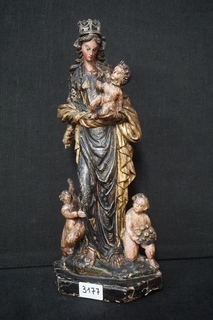 Bonito conjunto religioso antiguo de madera —siglo