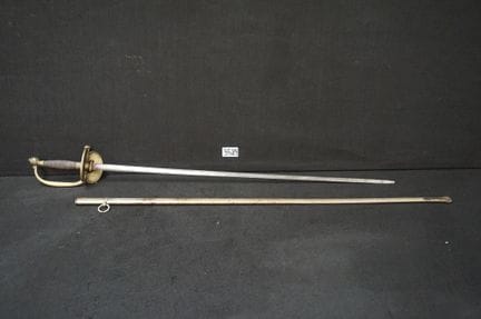 Altes Schwert in der Scheide – L: 103 cm