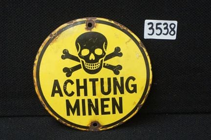 rundes Emaille-Schild – „ACHTUNG MINEN“ – Verletzu