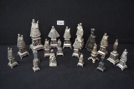 ca. 19 verschiedene religiöse Metallfiguren – H: 7