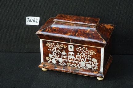 jolie boîte à thé décorée de nacre - 15 x 19 x 11 