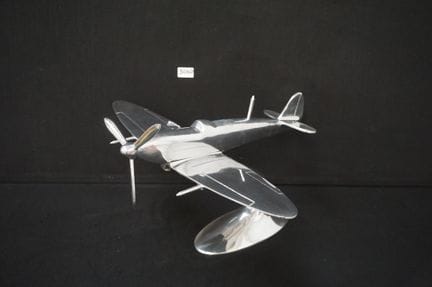 grand modèle réduit d'avion de style rétro - chrom