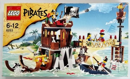 Lego ref. 6253 / Shipwreck hideout.  Set publicado