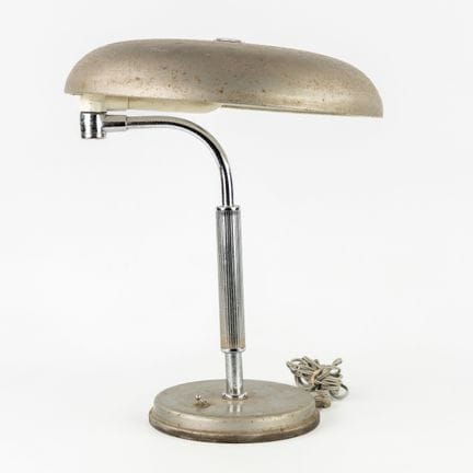 Lampada da scrivania in stile modernista con bracc