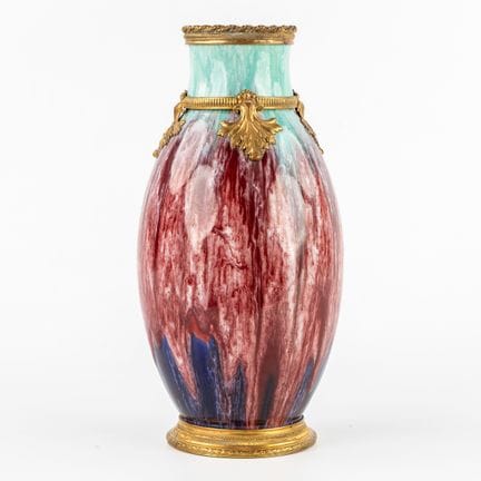 Boch Keramis, vase à ferrures en laiton, céramique