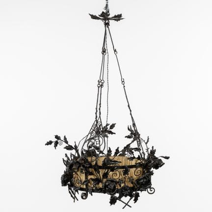 Lustre en fer forgé, dans le style de Louis Van Bo
